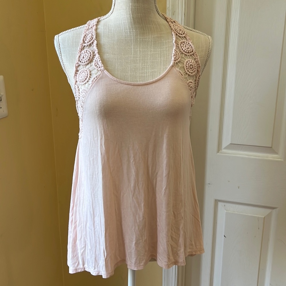 Painted Threads blush crocheted swing top, size S.